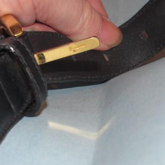 Salvatore Ferragamo Black 'Gancini' Vintage - Picture 6 of 8